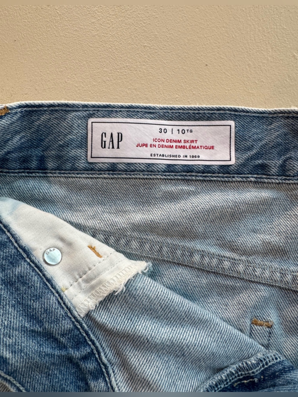 GAP Denim Skirt - Picture 2 of 3
